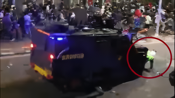 Mobil Brimob Tabrak Sipil : Bagaimana Seharusnya Peran Polri dalam Menjaga Hak Konstitusional Warga Negara Berdasarkan Peraturan Perundang-Undangan?