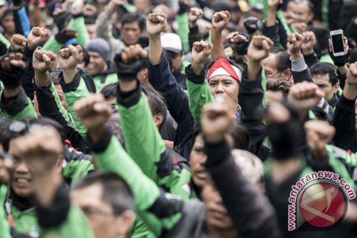 Ribuan Ojol Demo Serentak, Tuntut Keadilan Tarif dan UU Transportasi Online